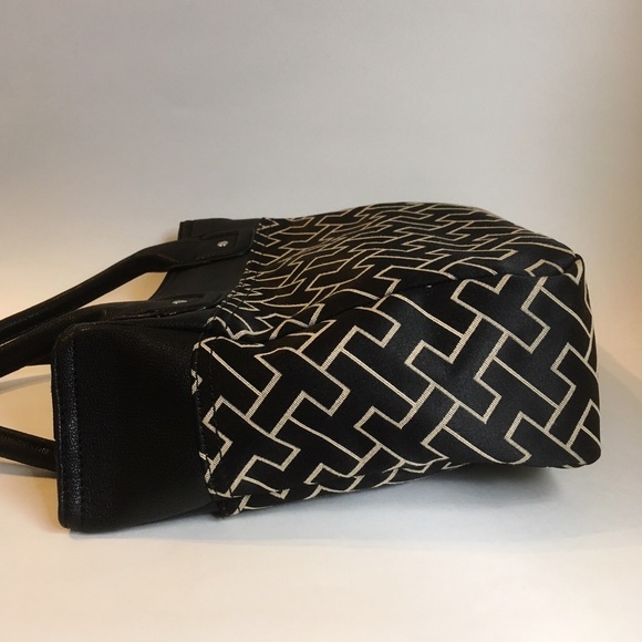 Tommy Hilfiger Purse Black Beige Canvas Fabric Faux Leather Trim Handbag Tote - Picture 3 of 8